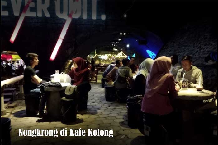 nongkrong di kafe