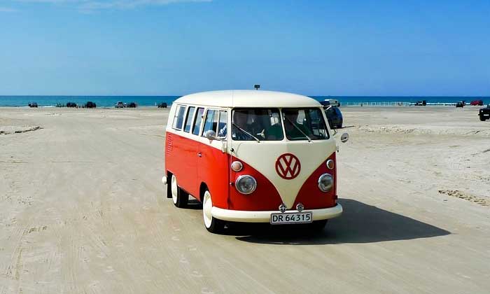 volkswagen kombi dengan gaya retro